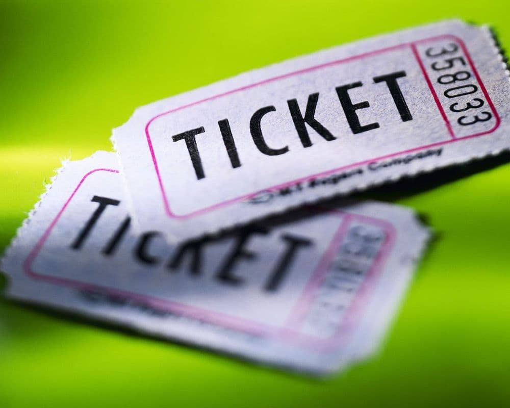 How to avoid buying fake sports, events and concert tickets