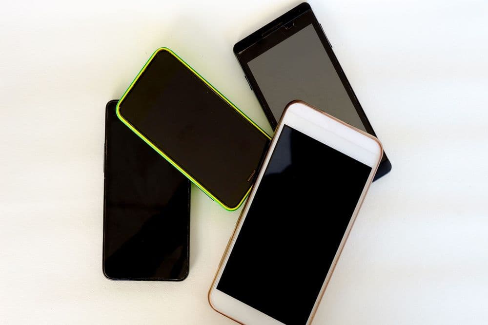 Things to consider when buying a used phone in Sri Lanka