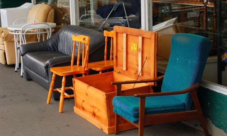 Post your used furniture for sale on ikman!