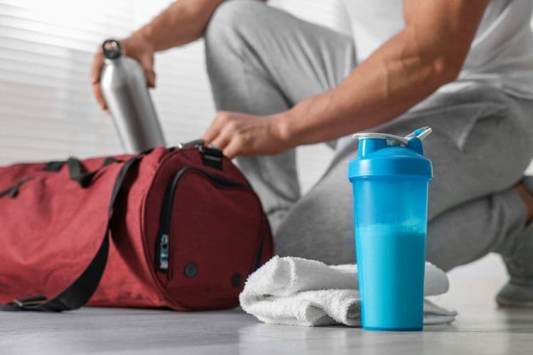Essential Items You Should Always Have in Your Gym Bag
