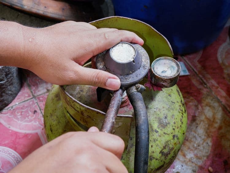 Handling a Gas Cylinder Leak: What To Do